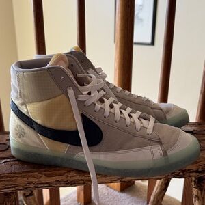 Nike High-Top Sneakers - Cream and Black